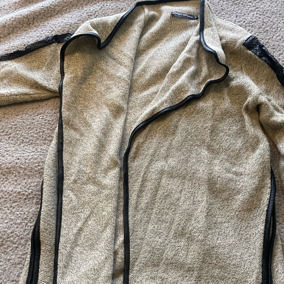 Gray Duster - Picture 1 of 5